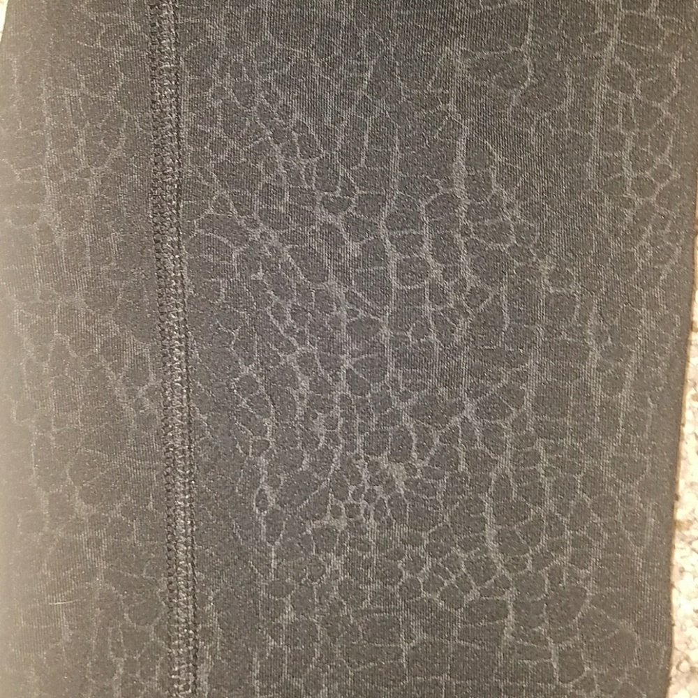 Old Navy capris - Picture 4 of 4